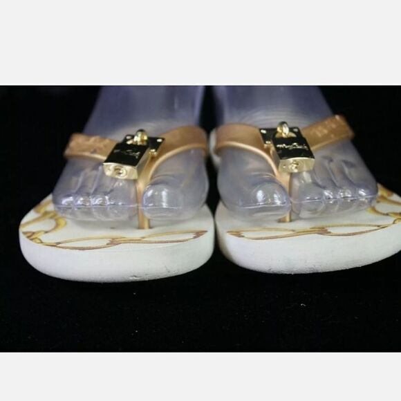 Miss Trish Ssize 5.5 Uk3 Euro 36 Thong Flip Flops Chains Gold Lock. - Picture 6 of 9